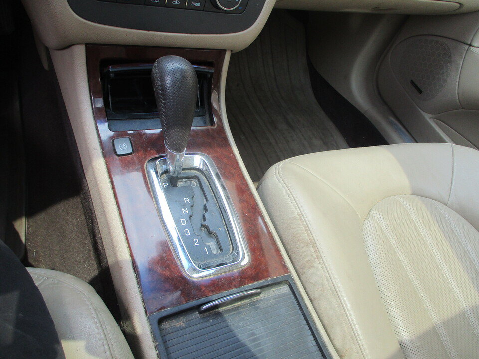 Used 2007 Buick Lucerne CXS w/ Driver Confidence Package FWD image 37