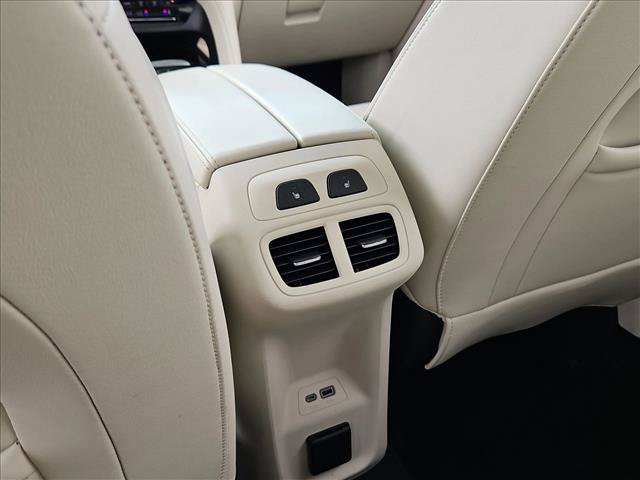 Used 2021 Buick Envision Avenir w/ Technology Package II FWD image 18