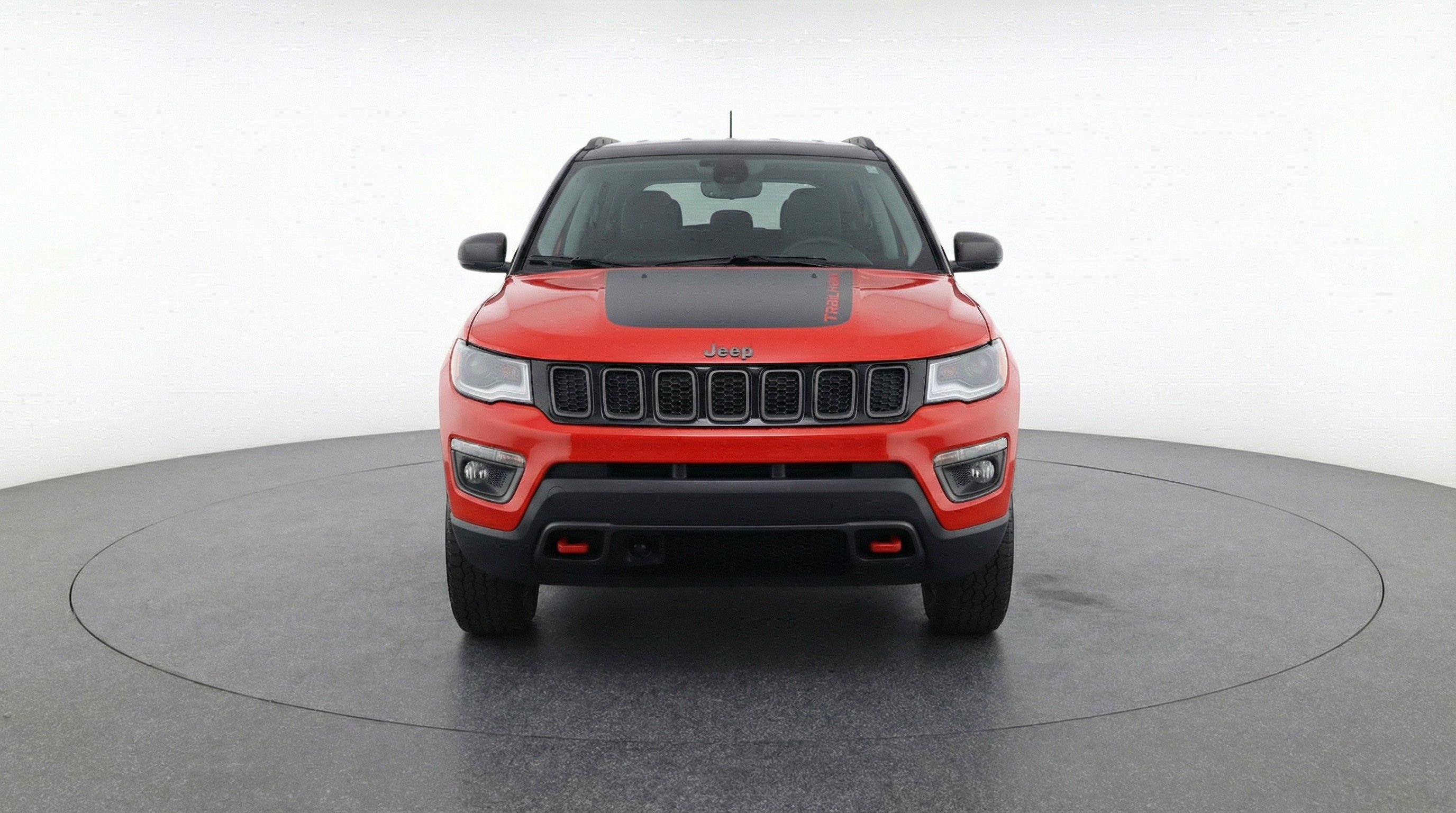 Used 2025 Jeep Compass Trailhawk image 2