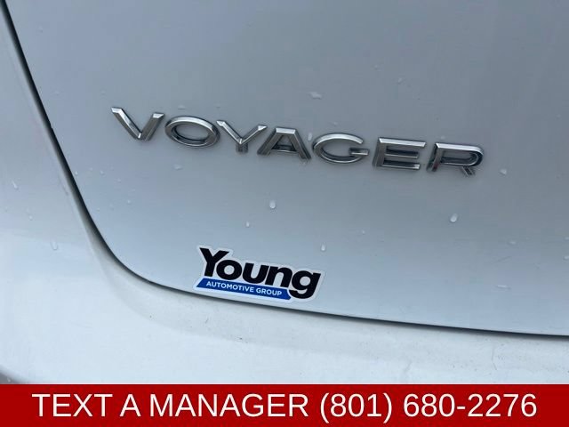 Used 2022 Chrysler Voyager LX FWD image 10