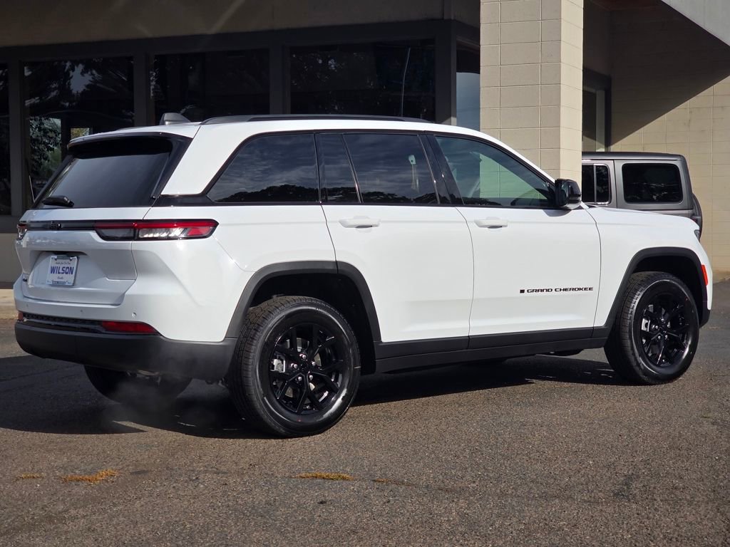 New 2025 Jeep Grand Cherokee Altitude AWD/4WD image 4