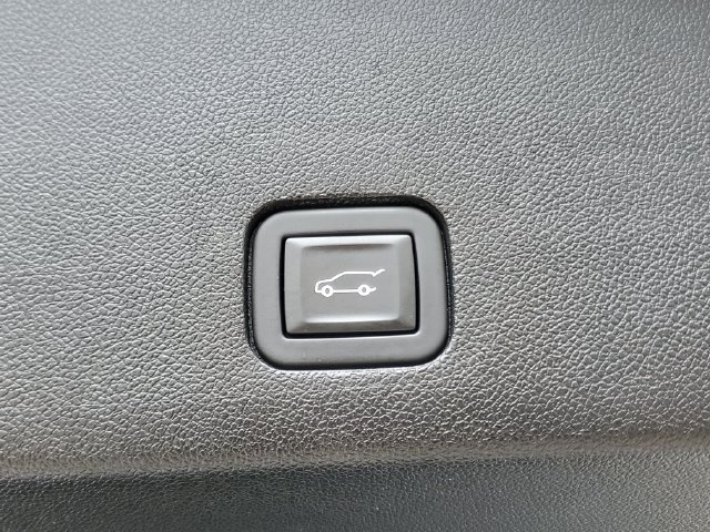 Certified 2024 Cadillac XT6 Luxury FWD image 10