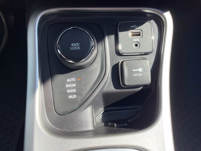 Used 2020 Jeep Compass Latitude AWD/4WD image 35