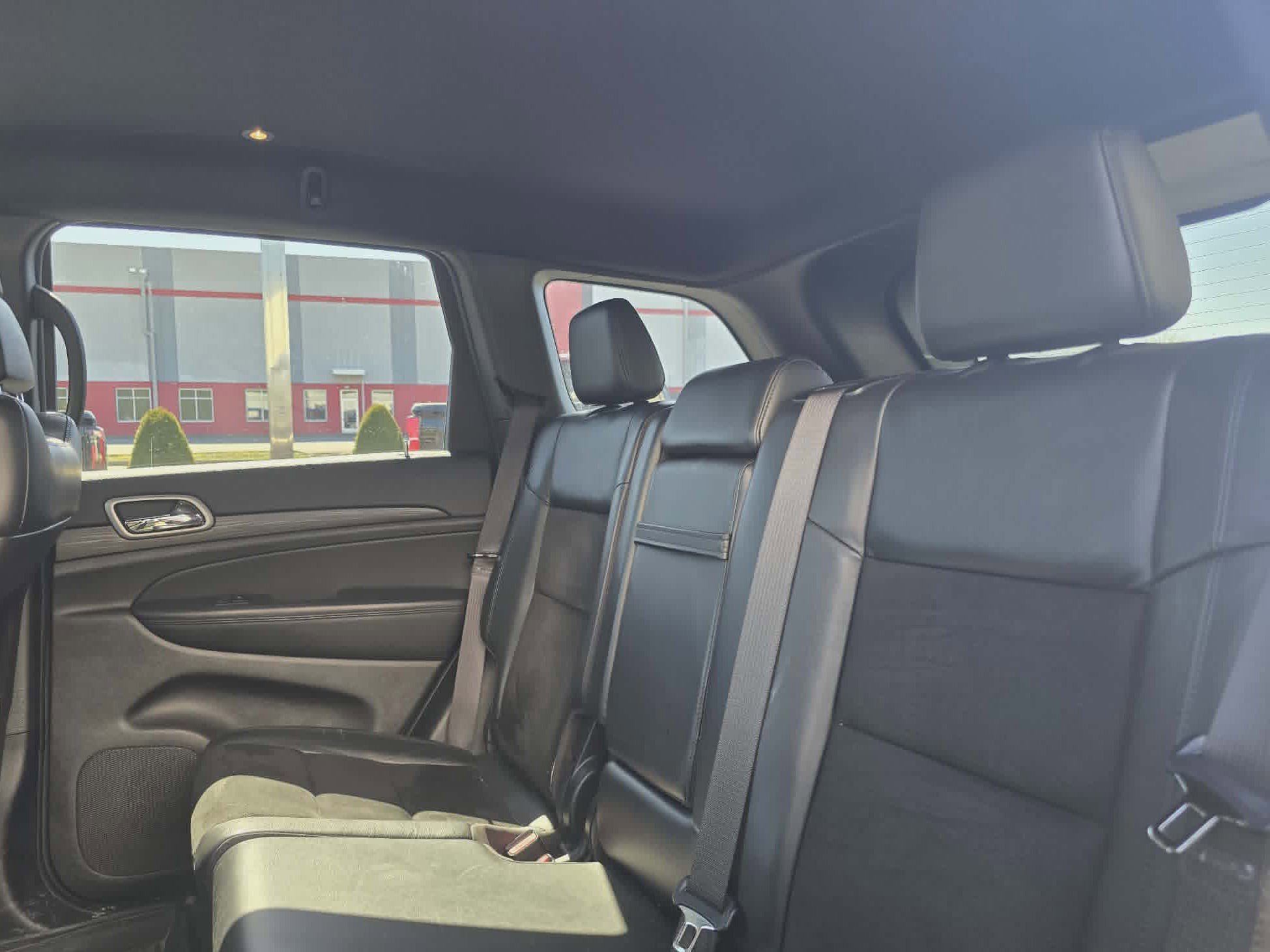 Used 2020 Jeep Grand Cherokee Altitude AWD/4WD image 13