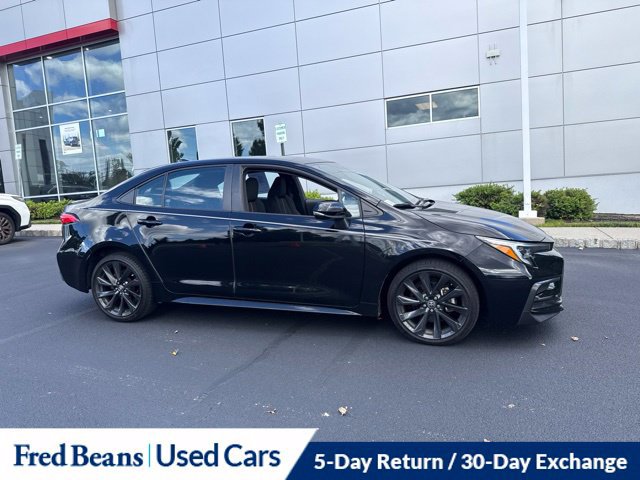 Used 2024 Toyota Corolla SE FWD image 3