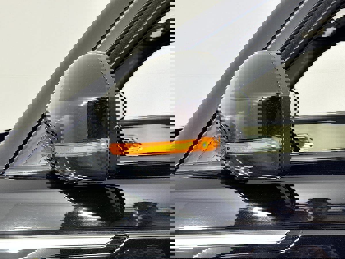 Used 2019 Land Rover Range Rover Velar S image 20