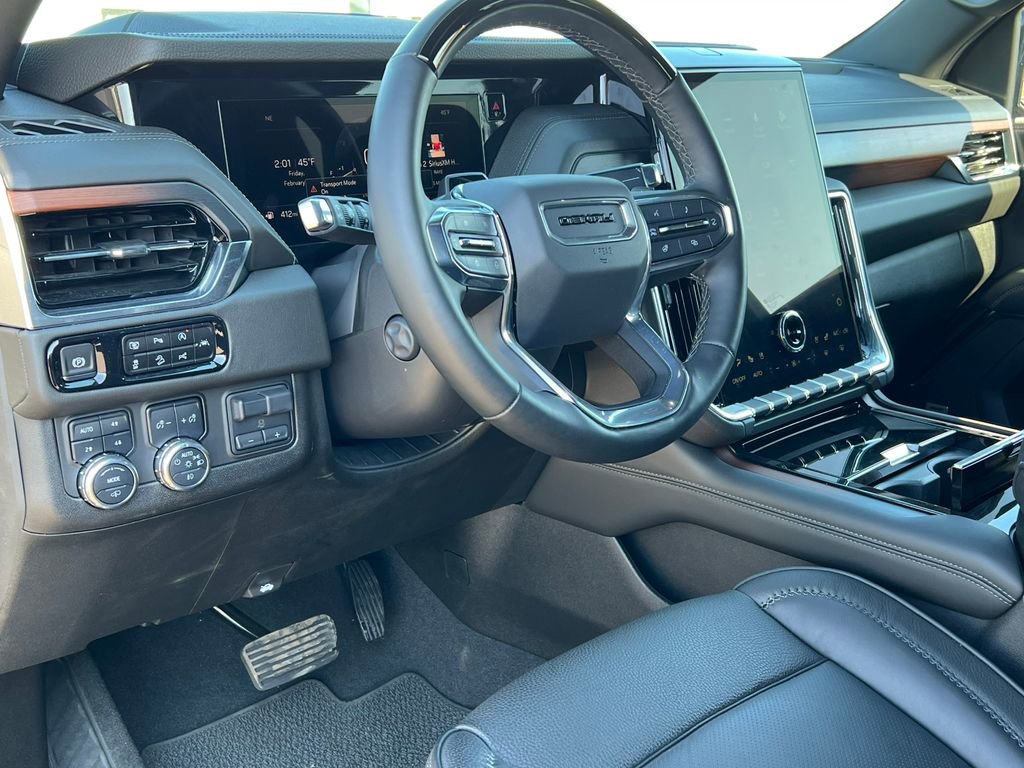 New 2025 GMC Yukon XL Denali w/ Denali Reserve Package image 23