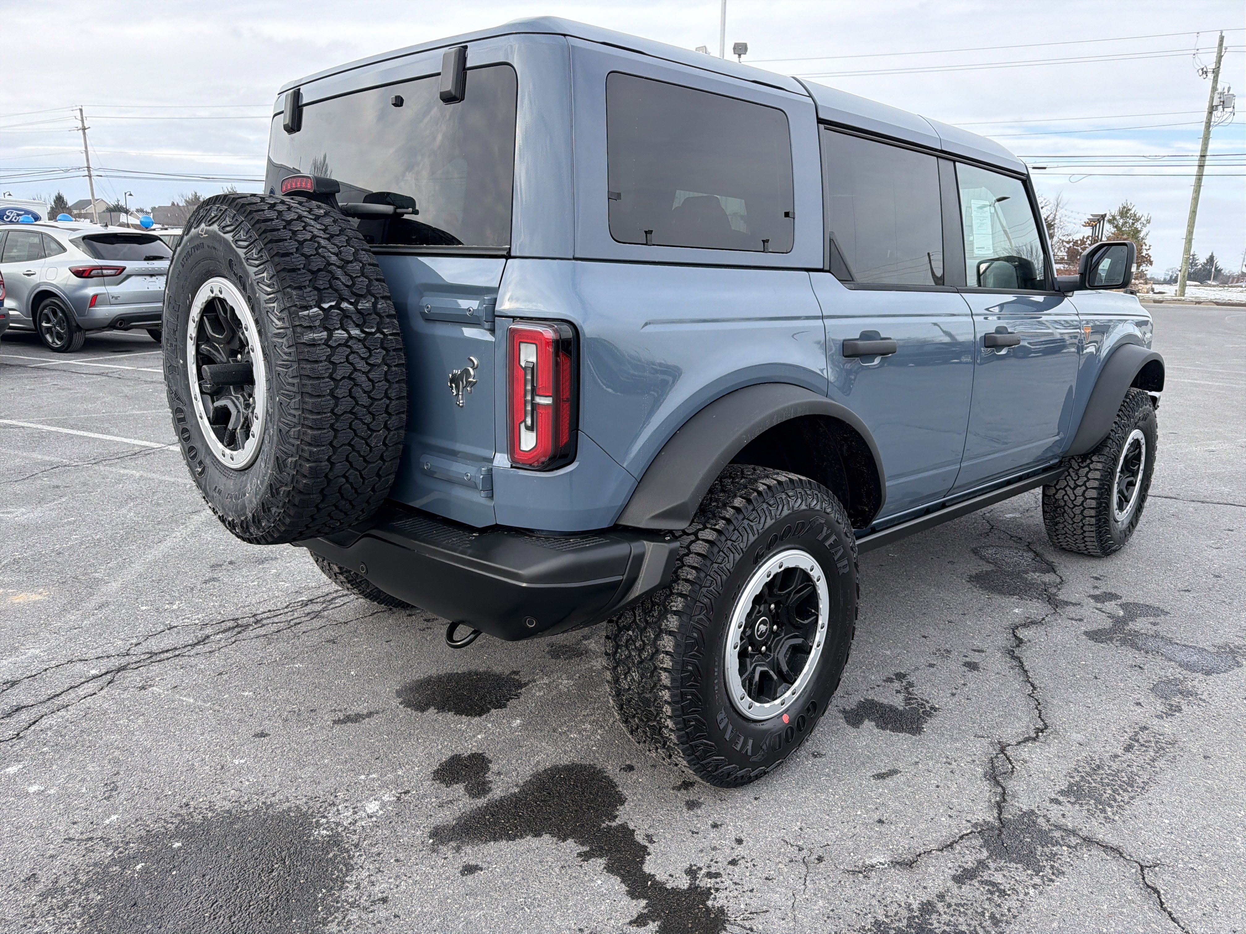 New 2025 Ford Bronco Badlands image 3