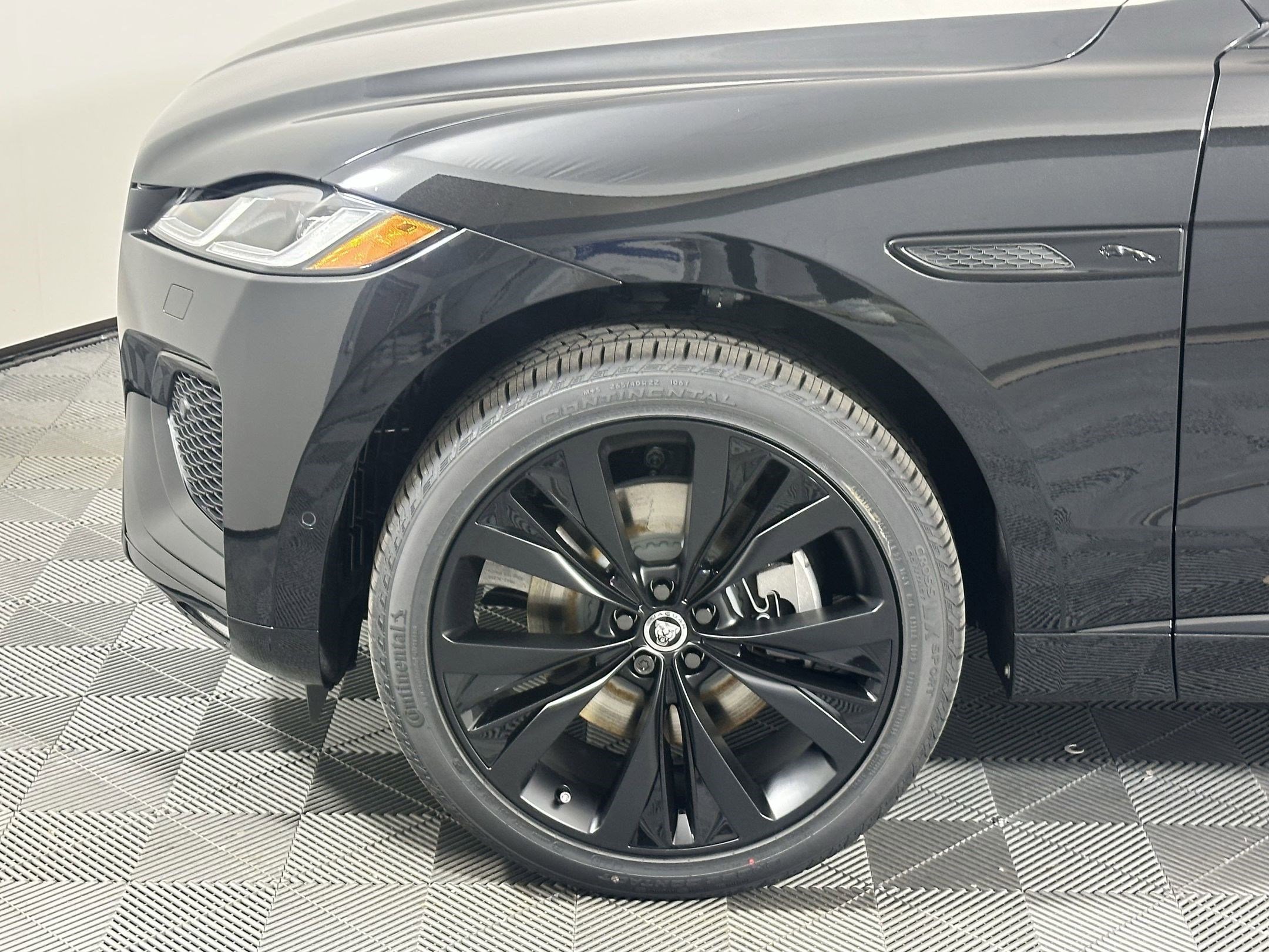 Used 2026 Jaguar F-PACE R-Dynamic S AWD/4WD image 9