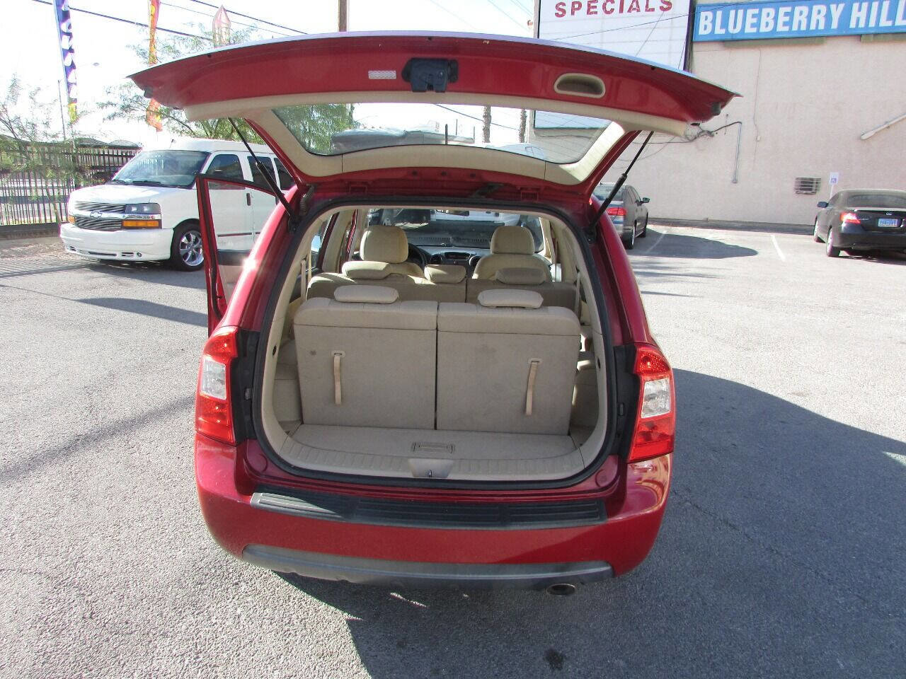Used 2007 Kia Rondo LX w/ Convenience Pkg FWD image 17
