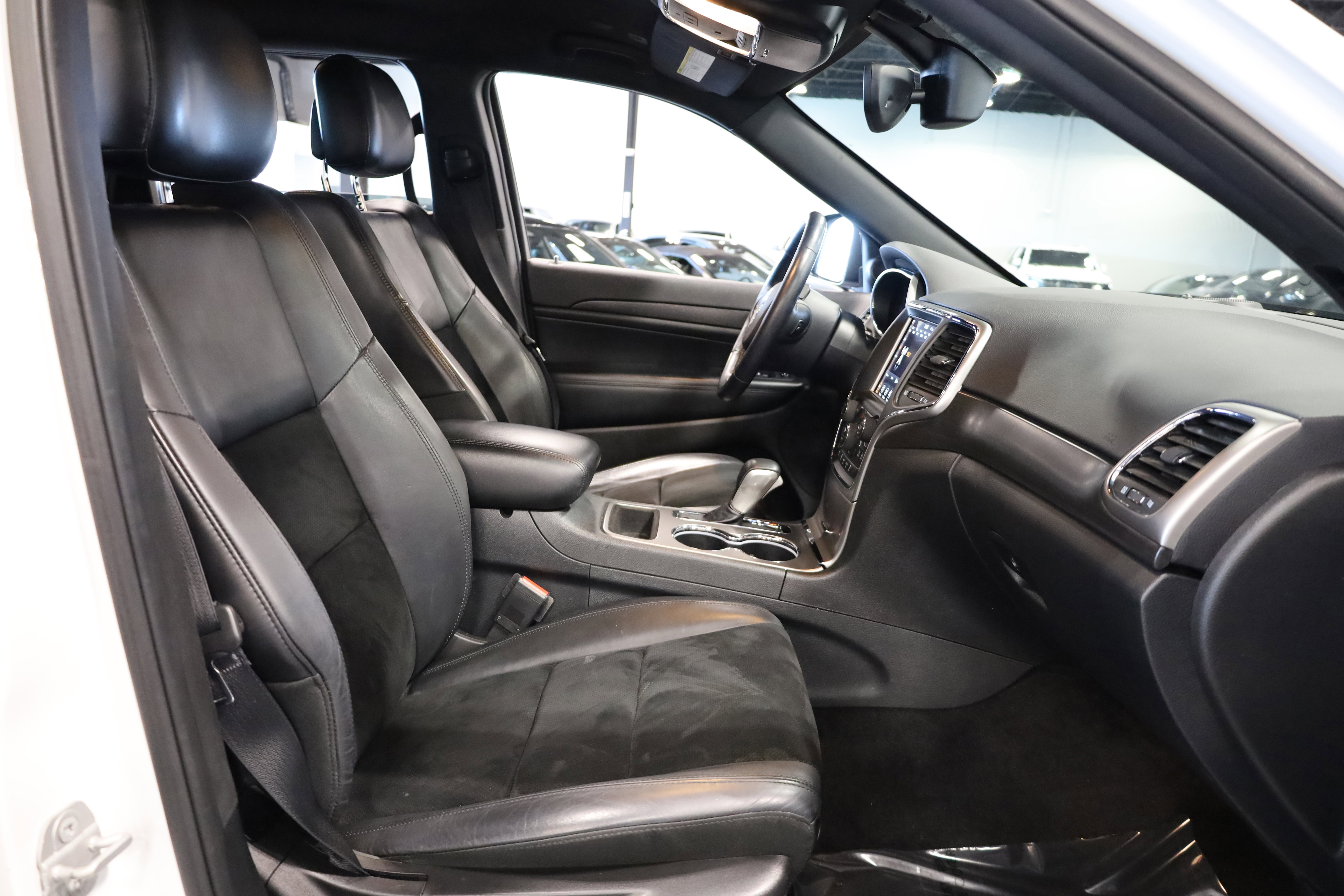 Used 2018 Jeep Grand Cherokee Altitude image 38