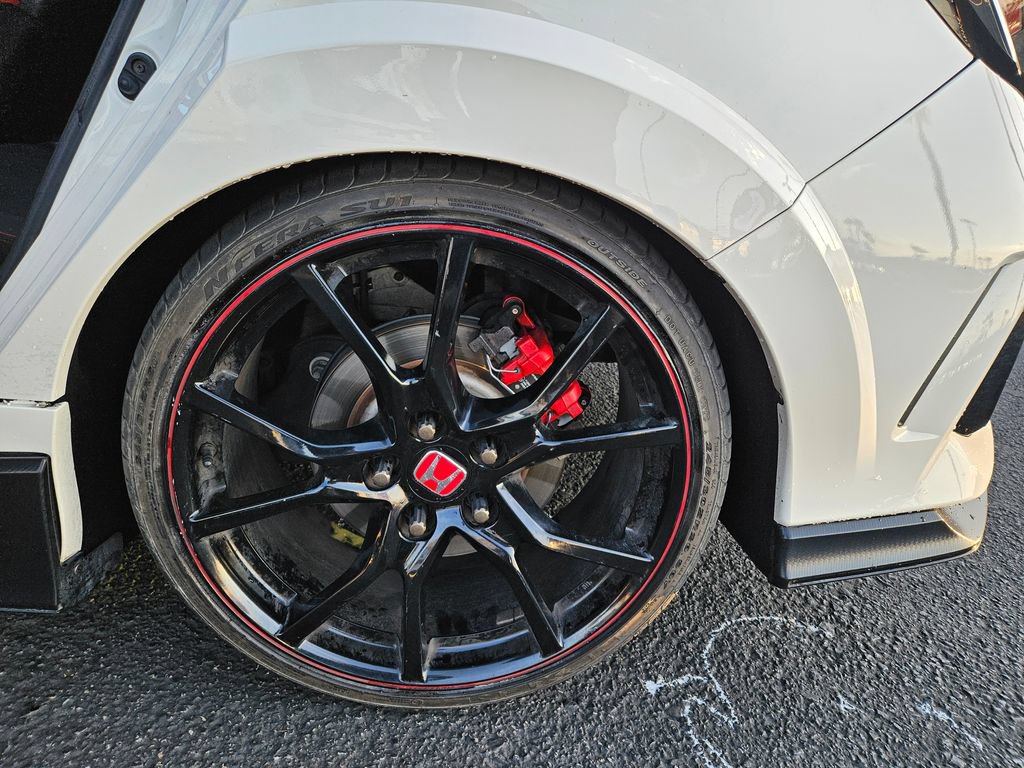 Used 2018 Honda Civic Type R image 11