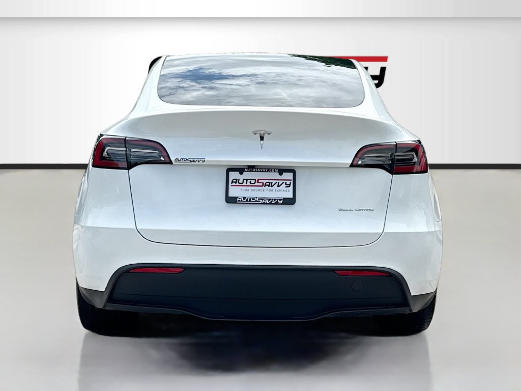 Used 2024 Tesla Model Y Long Range AWD/4WD image 6