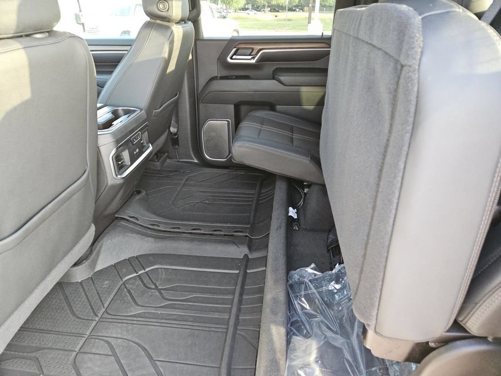 Used 2025 Chevrolet Silverado 2500 High Country w/ Technology Package AWD/4WD image 41
