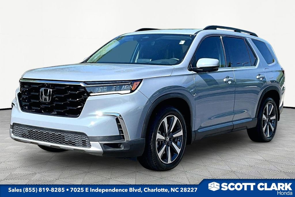 Used 2023 Honda Pilot Elite image 3