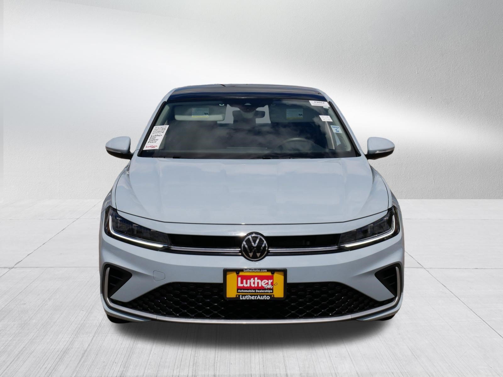 Used 2026 Volkswagen Jetta SEL FWD image 2