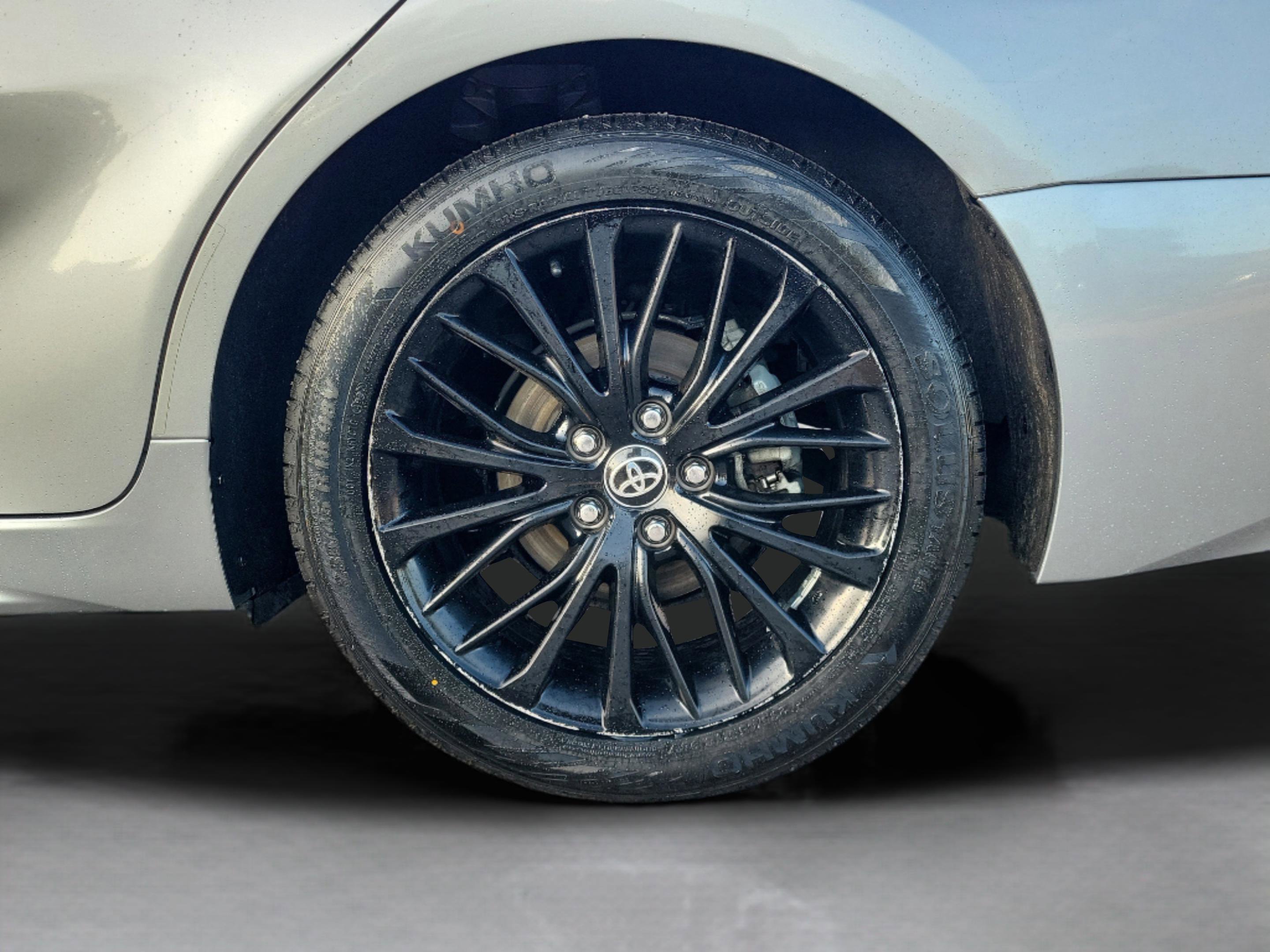 Used 2022 Toyota Camry SE image 8