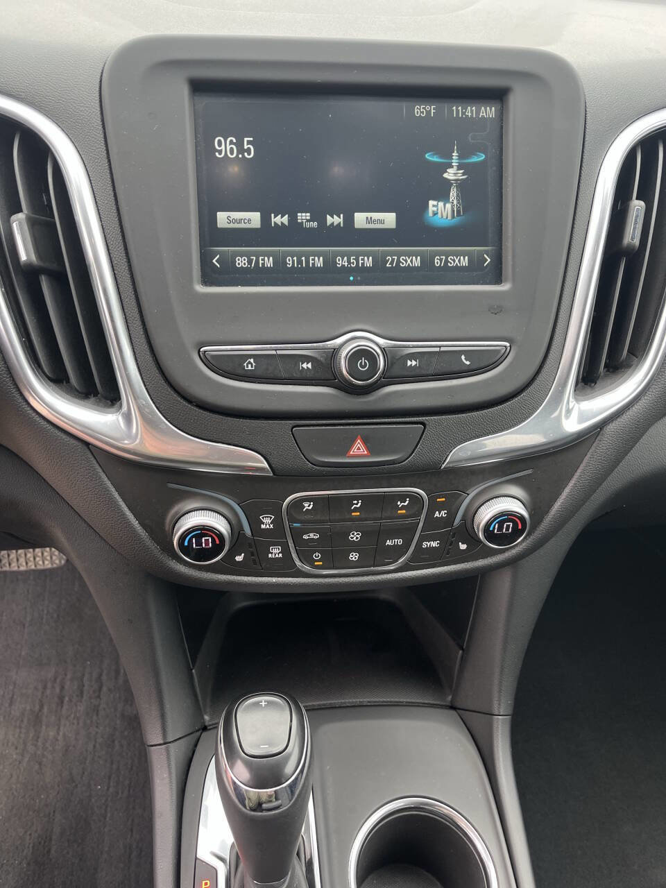 Used 2018 Chevrolet Equinox LT image 28