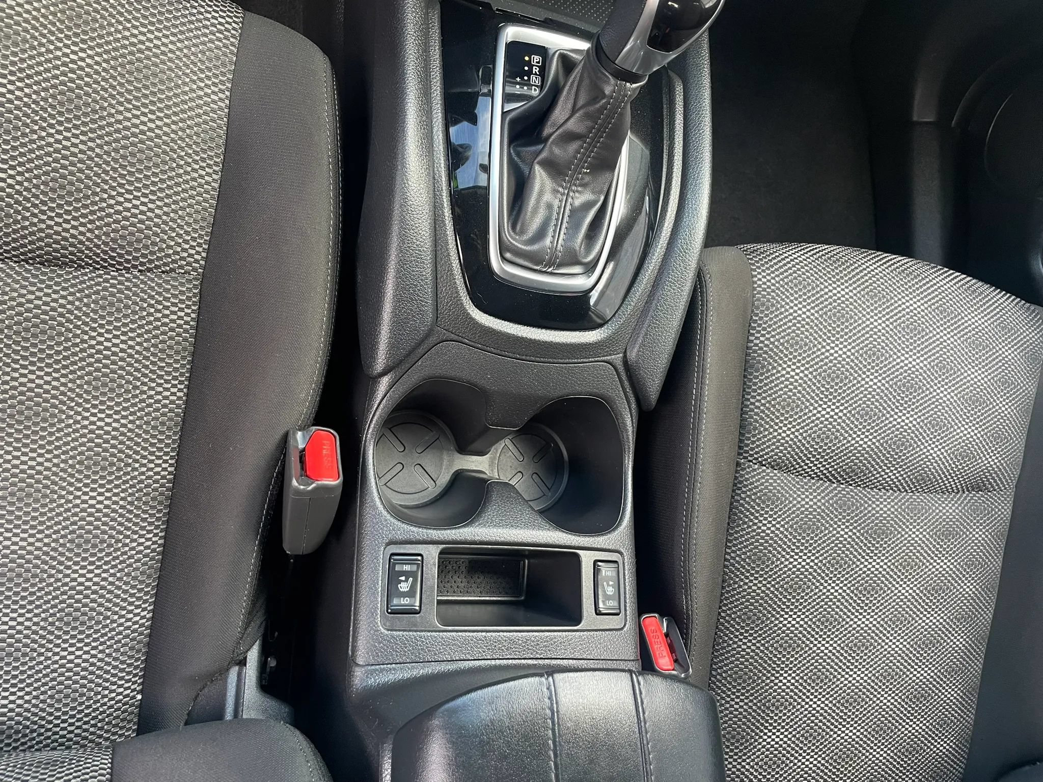 Used 2021 Nissan Rogue Sport SV FWD image 12