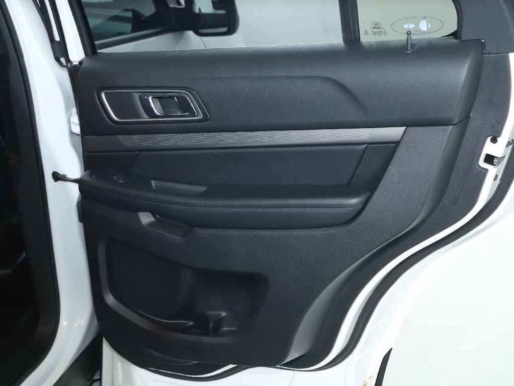 Used 2018 Ford Explorer XLT image 31