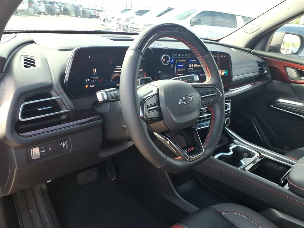 Used 2025 Chevrolet Traverse RS w/ LPO, Floor Liner Package FWD image 18