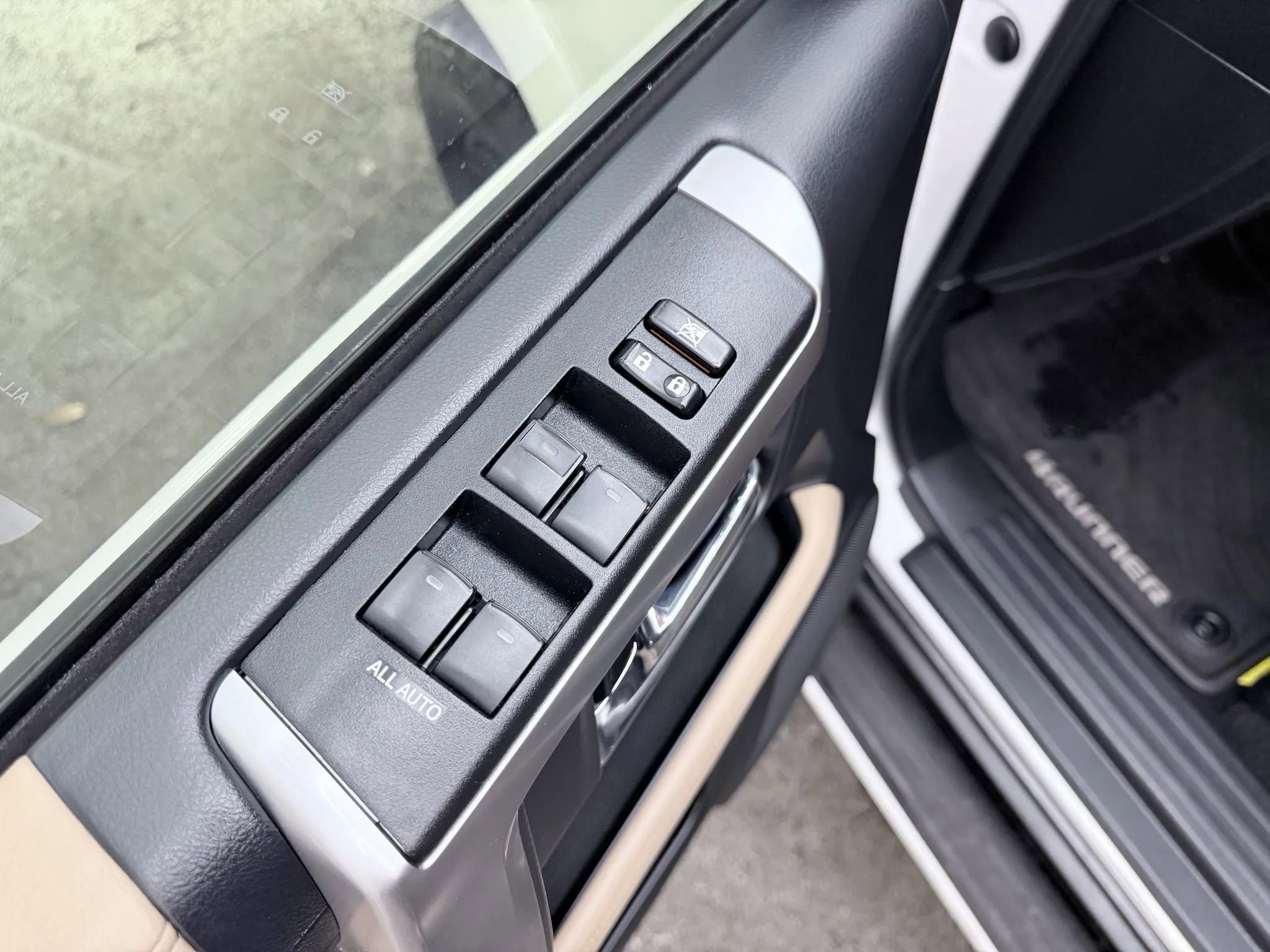 Used 2015 Toyota 4Runner SR5 image 16