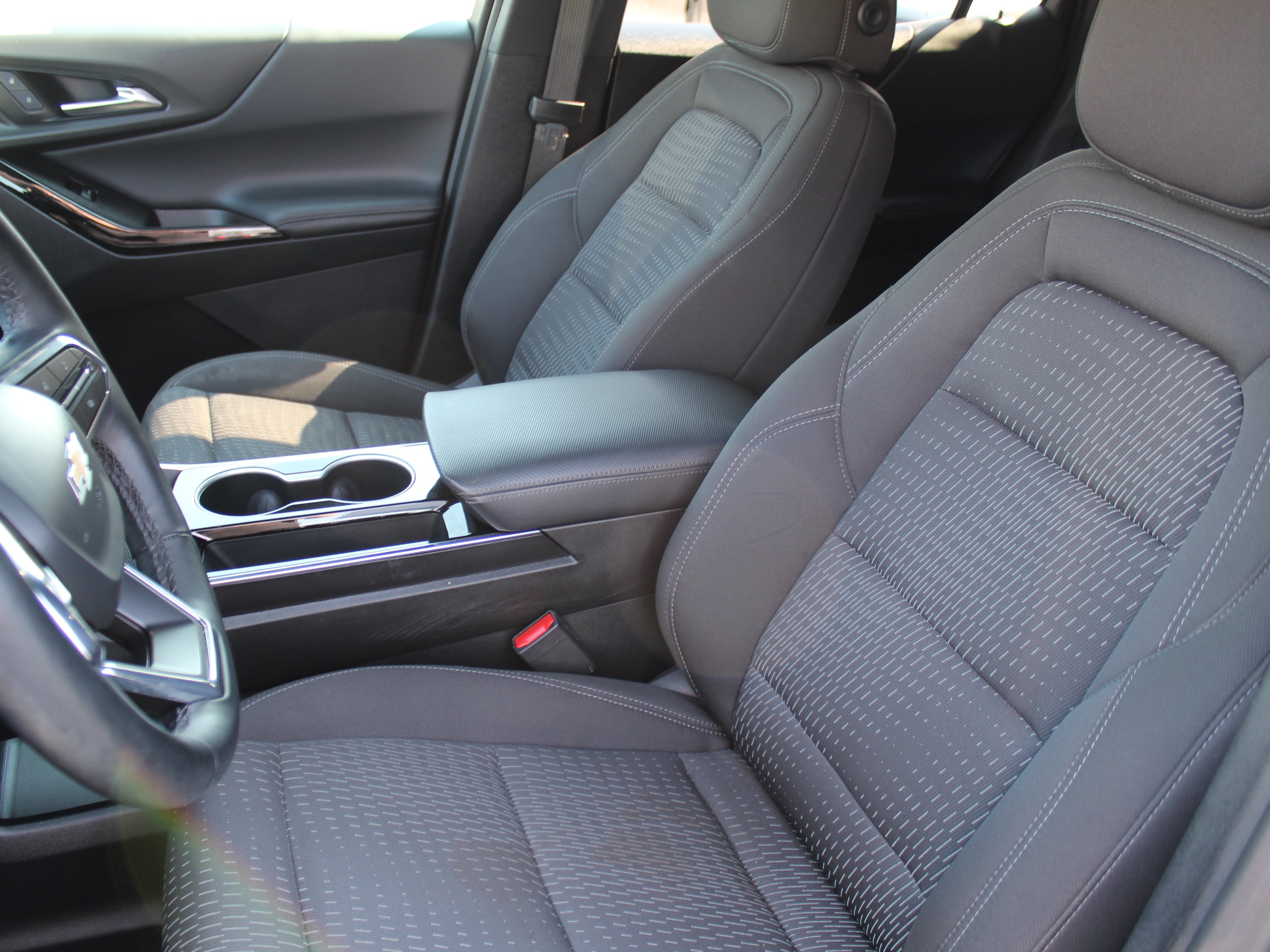 Used 2025 Chevrolet Equinox LT w/ Safety and Technology Package AWD/4WD image 13