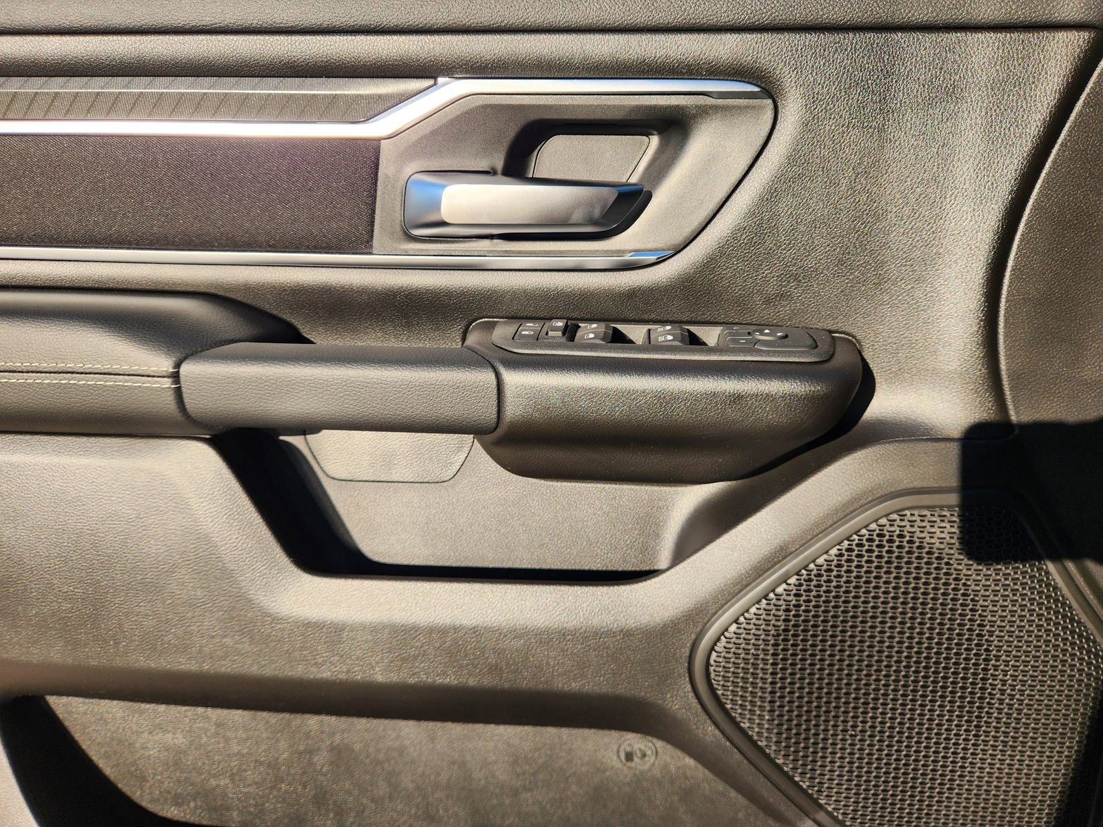 New 2026 RAM 1500 4x4 Crew Cab image 19