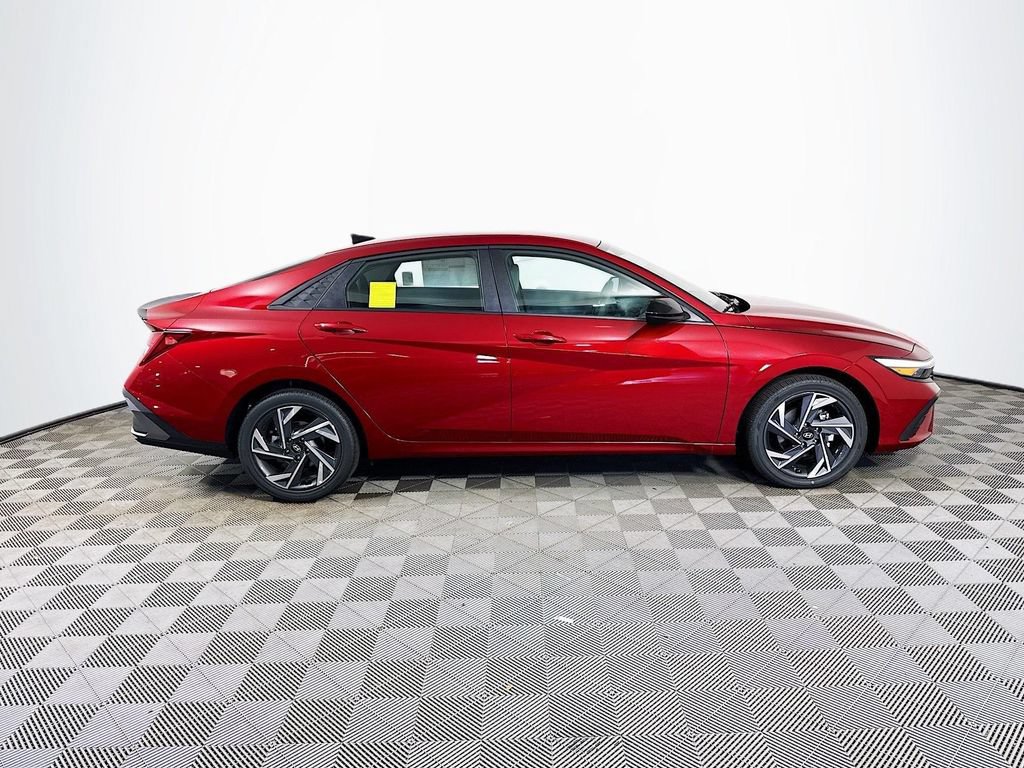 New 2025 Hyundai Elantra SEL FWD image 9