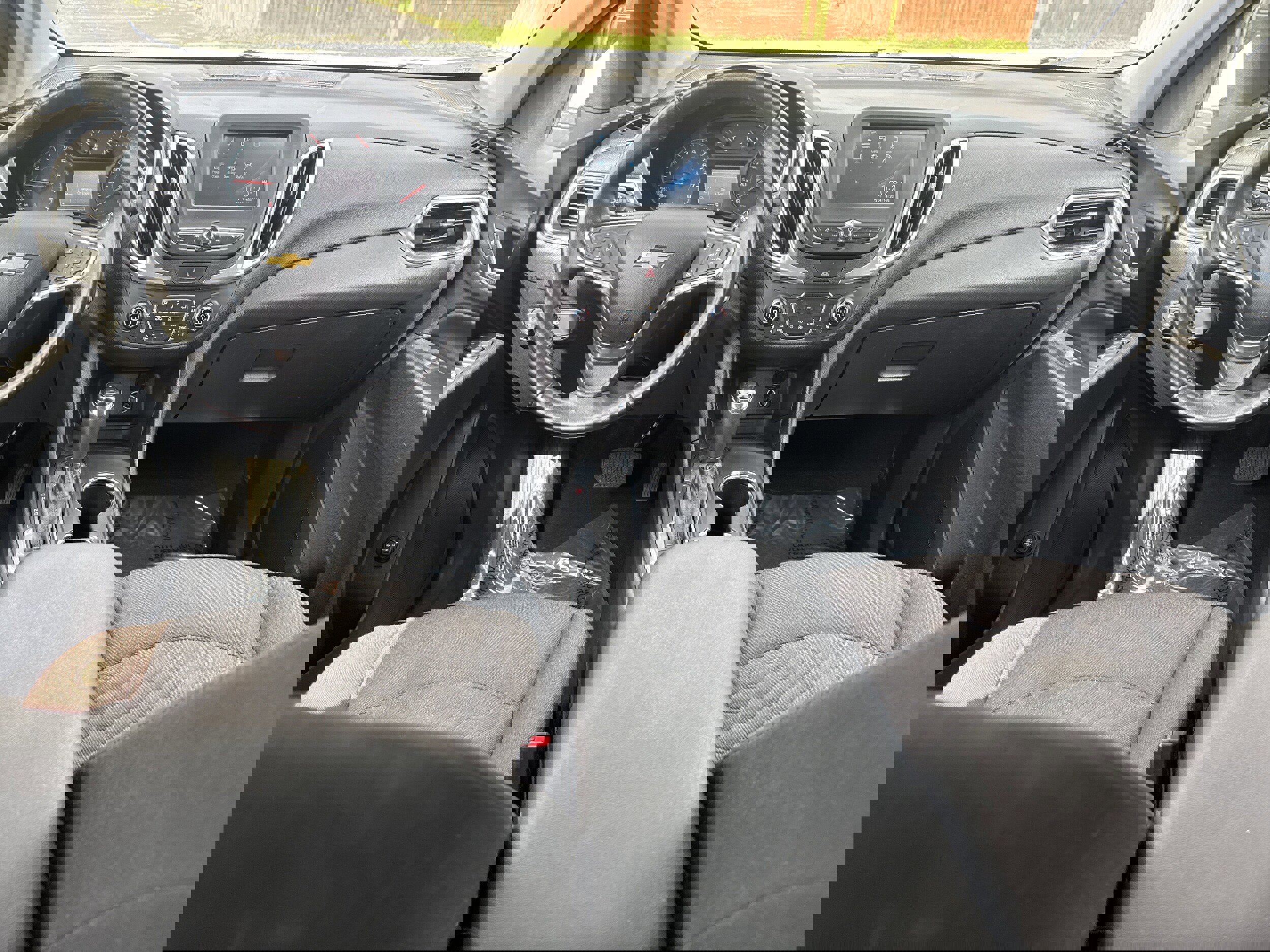 Used 2018 Chevrolet Equinox LT image 16