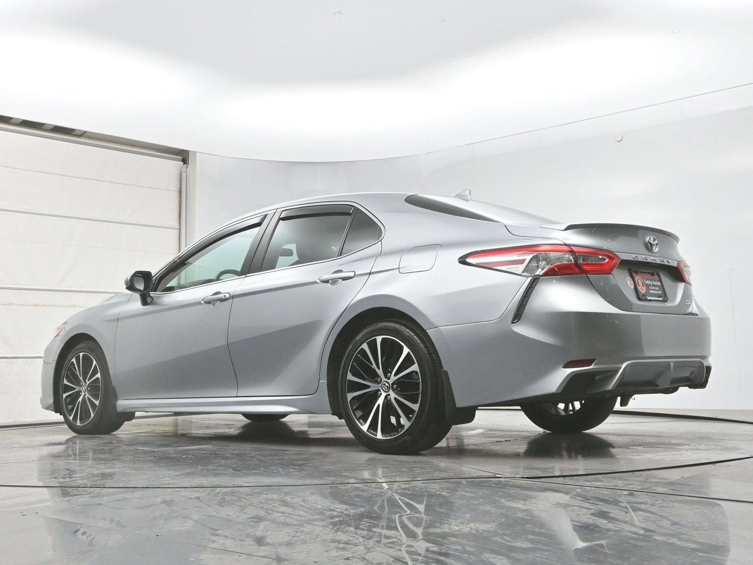 Used 2020 Toyota Camry SE FWD image 28