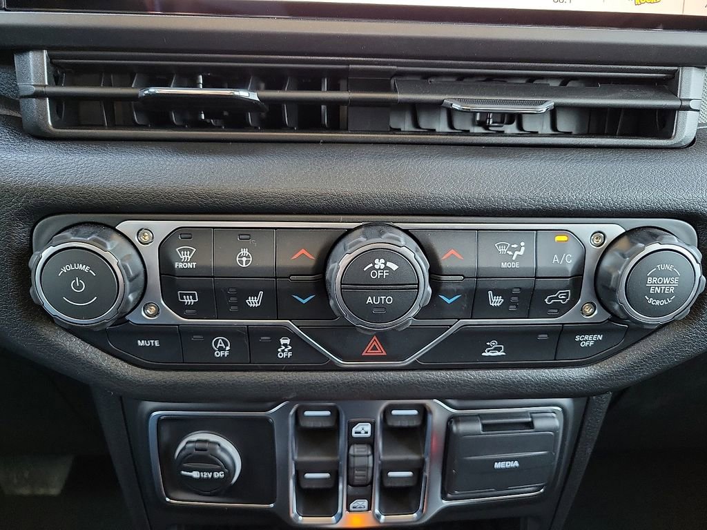 New 2026 Jeep Gladiator Sport image 15