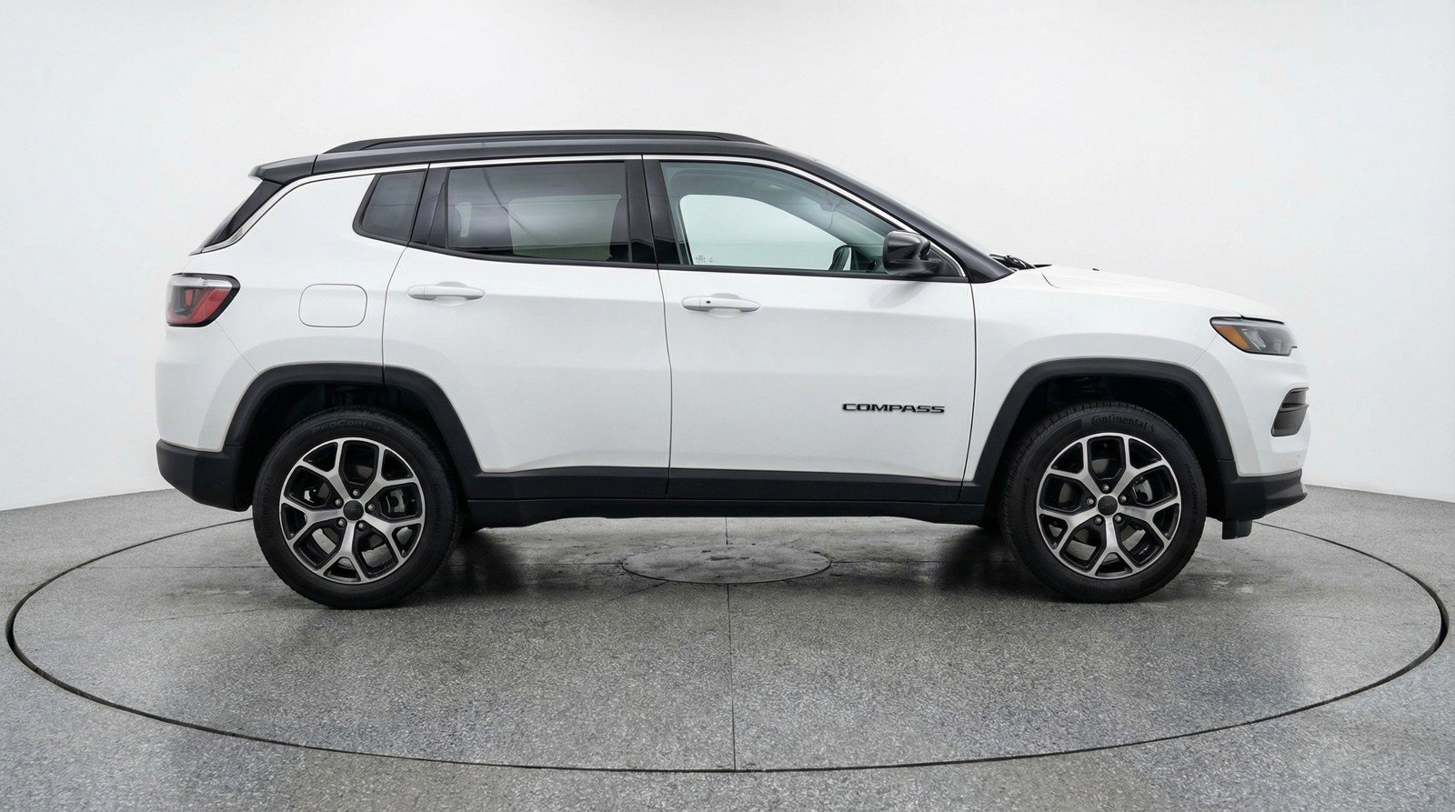 Used 2025 Jeep Compass Limited image 11