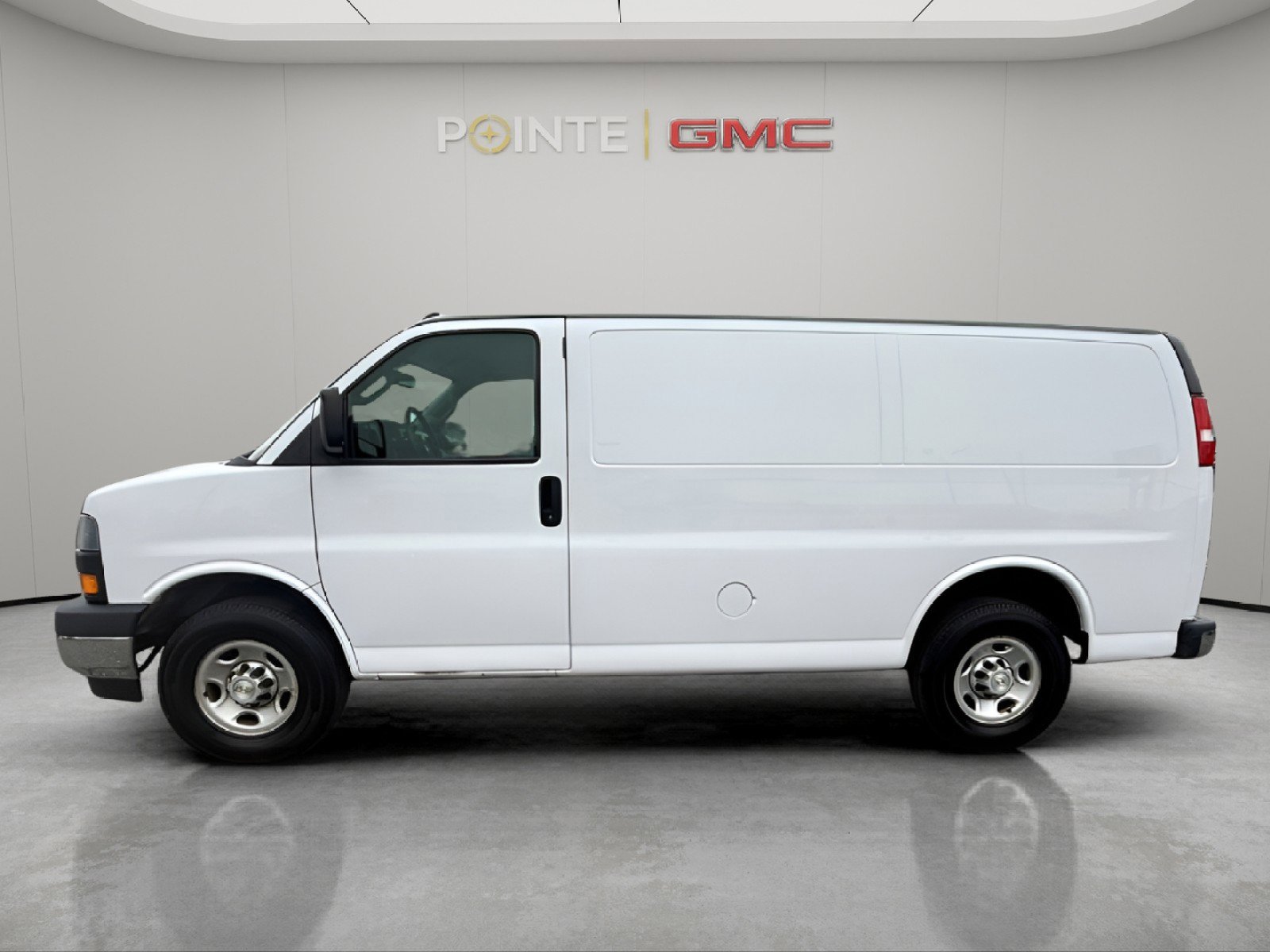 Used 2021 Chevrolet Express 2500 w/ Driver Convenience Package image 9