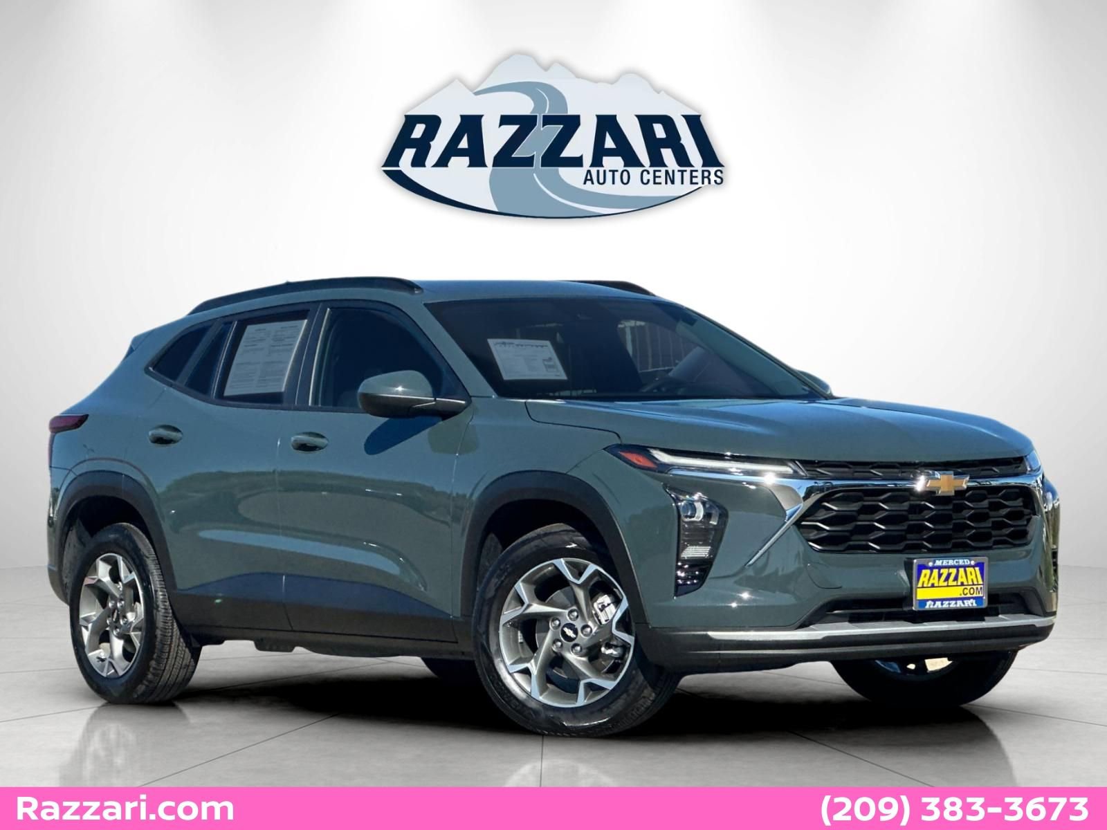 Used 2025 Chevrolet Trax LT image 1
