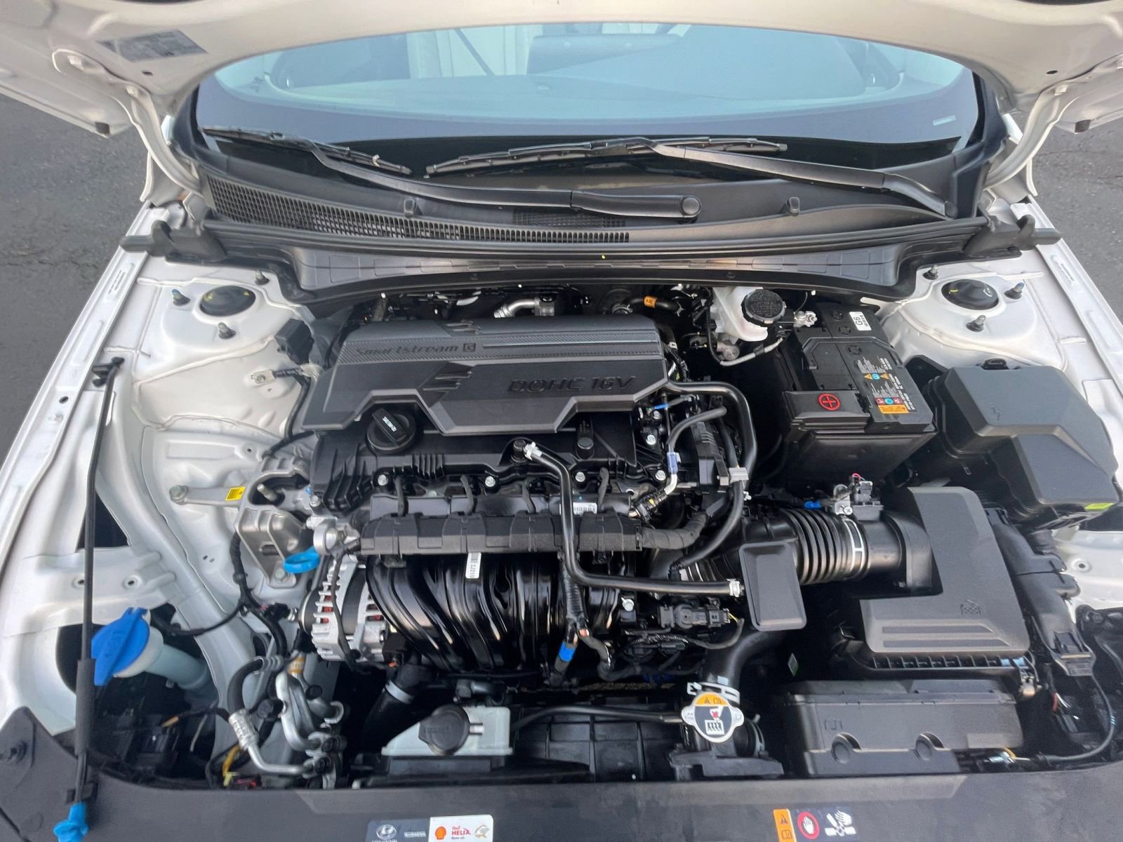 Used 2025 Hyundai Elantra Limited image 35