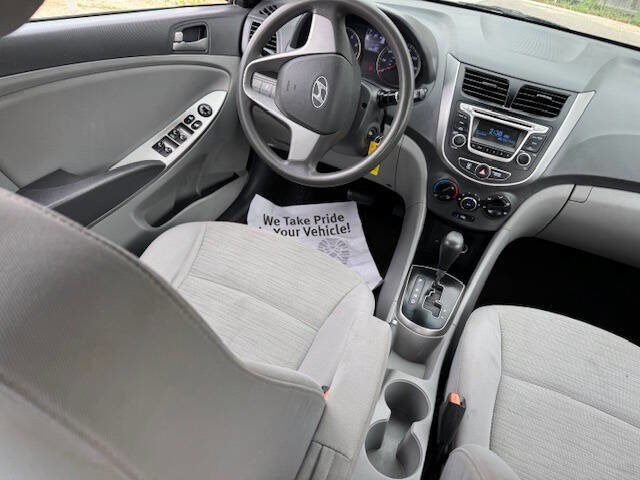 Used 2017 Hyundai Accent SE image 19