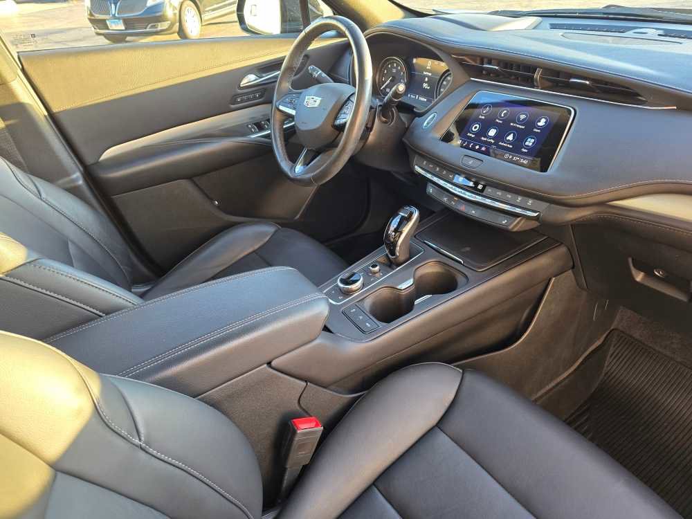 Used 2023 Cadillac XT4 Premium Luxury w/ Technology Package image 15