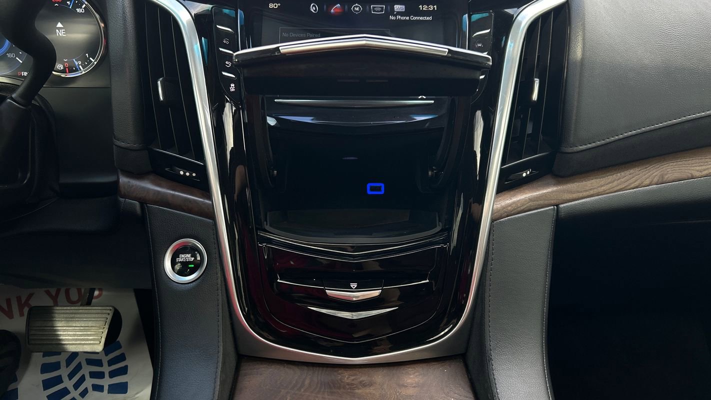 Used 2020 Cadillac Escalade Premium Luxury AWD/4WD image 45
