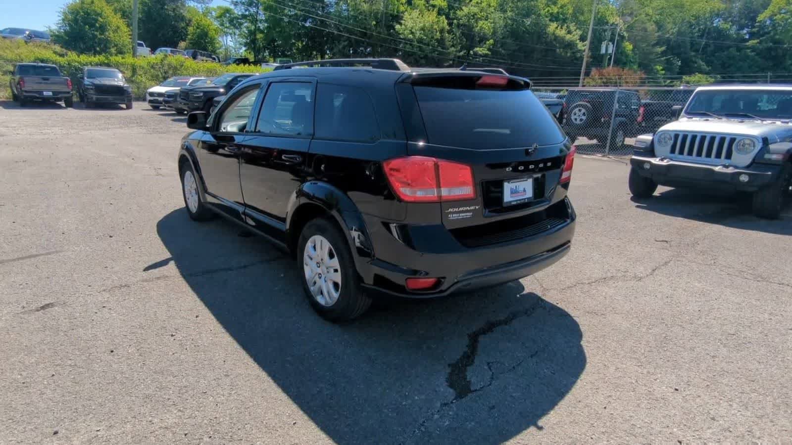 Used 2019 Dodge Journey SE FWD image 7