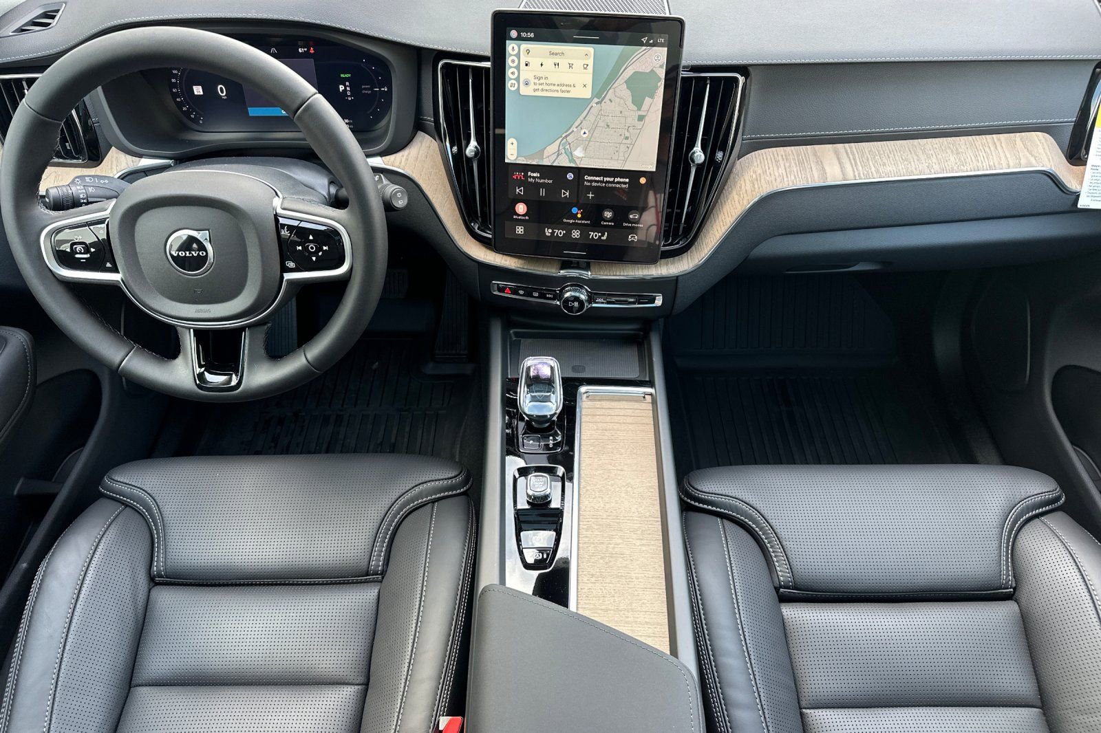 New 2026 Volvo XC60 T8 Ultra w/ Climate Package AWD/4WD image 13