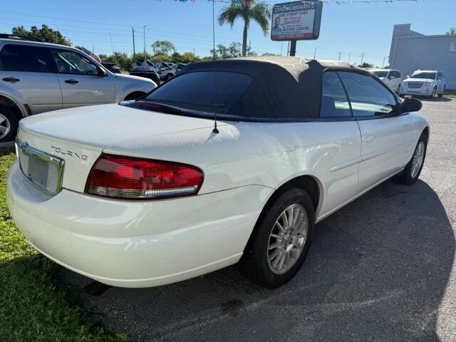 Used 2006 Chrysler Sebring Touring FWD image 4
