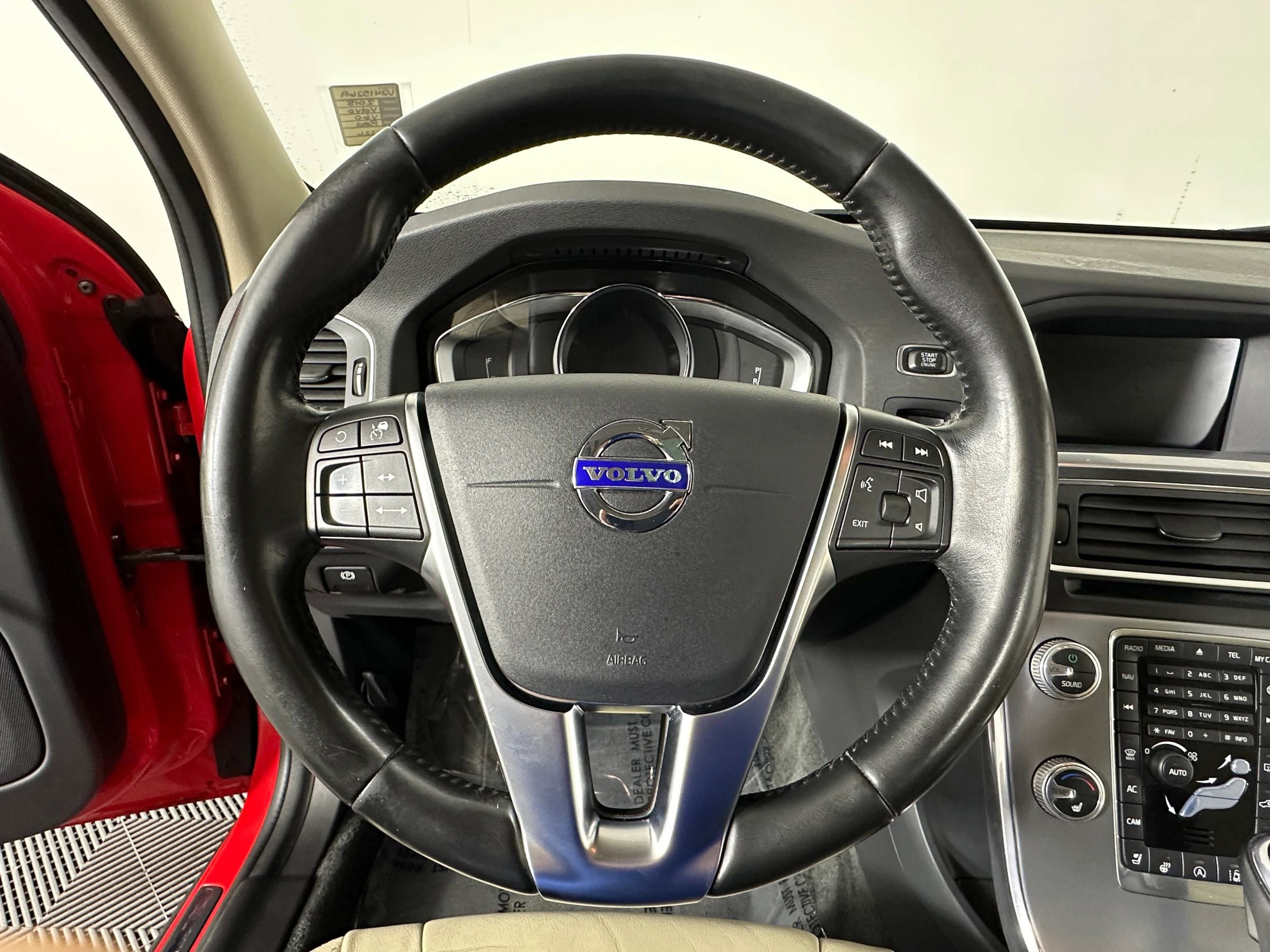 Used 2018 Volvo V60 T5 Dynamic w/ Vision Package image 30