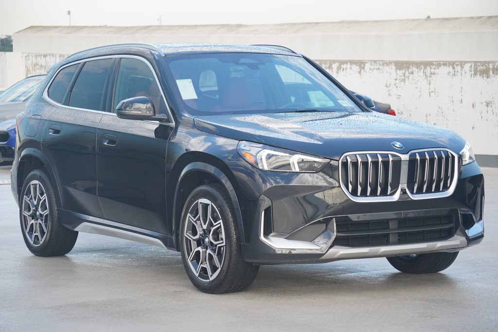 Used 2026 BMW X1 xDrive28i w/ Technology Package AWD/4WD image 3