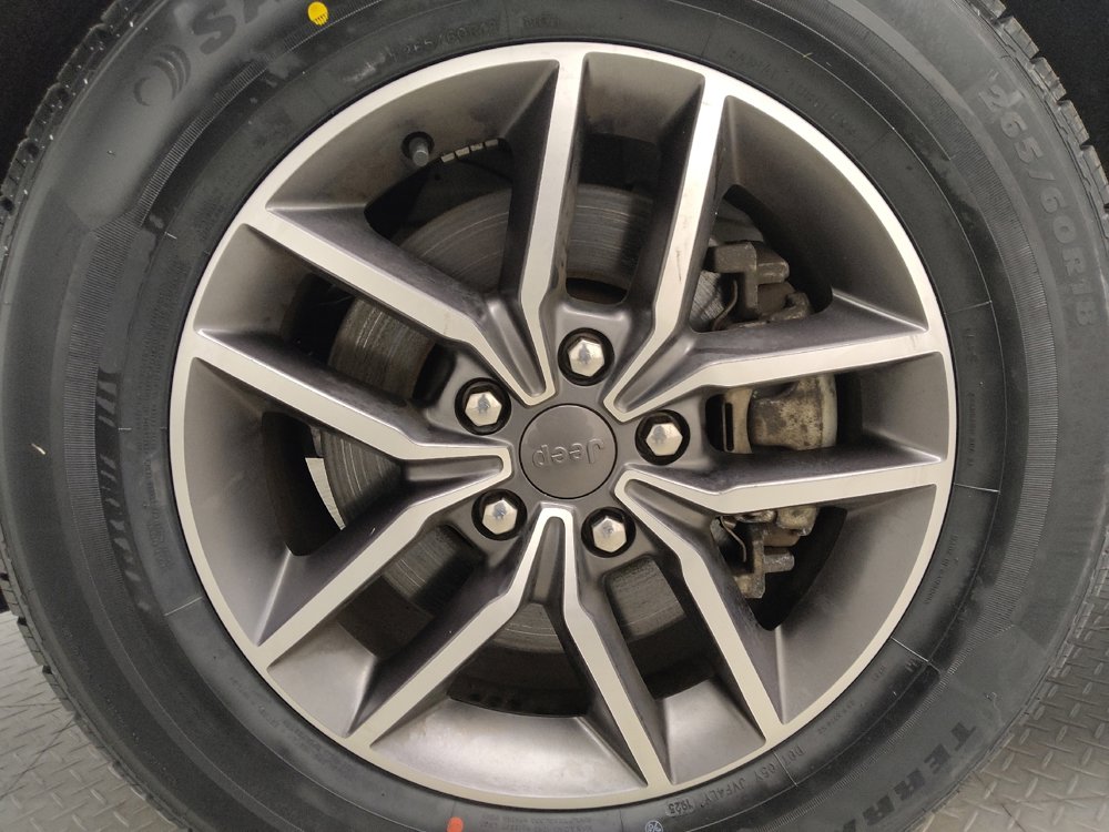 Used 2022 Jeep Grand Cherokee Limited image 31