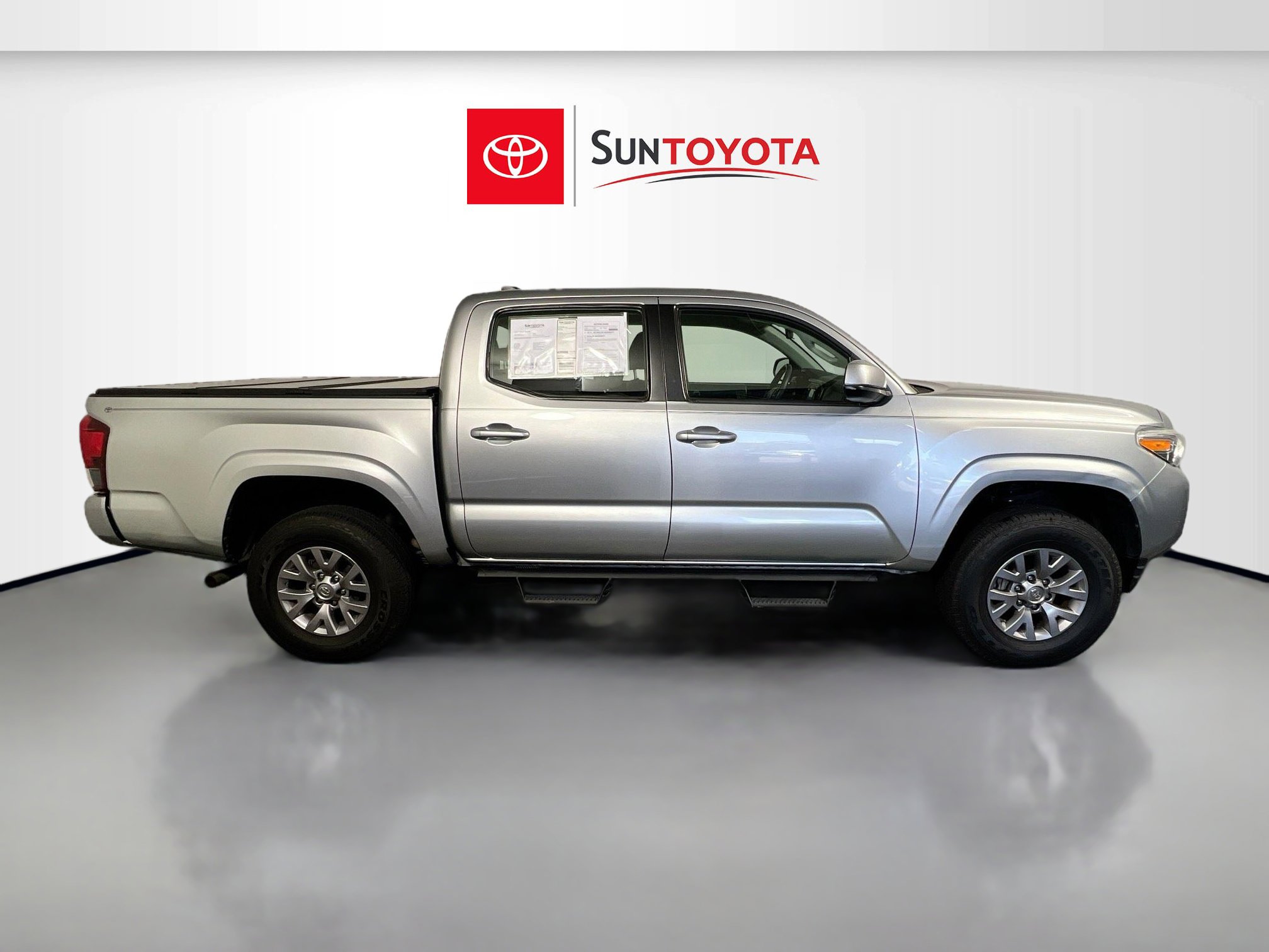 Used 2018 Toyota Tacoma SR w/ SR Convenience Package image 2