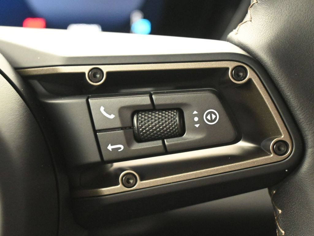 New 2025 Porsche Macan Turbo Electric AWD/4WD image 22