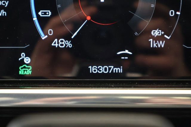 Used 2024 GMC Sierra EV Denali AWD/4WD image 17