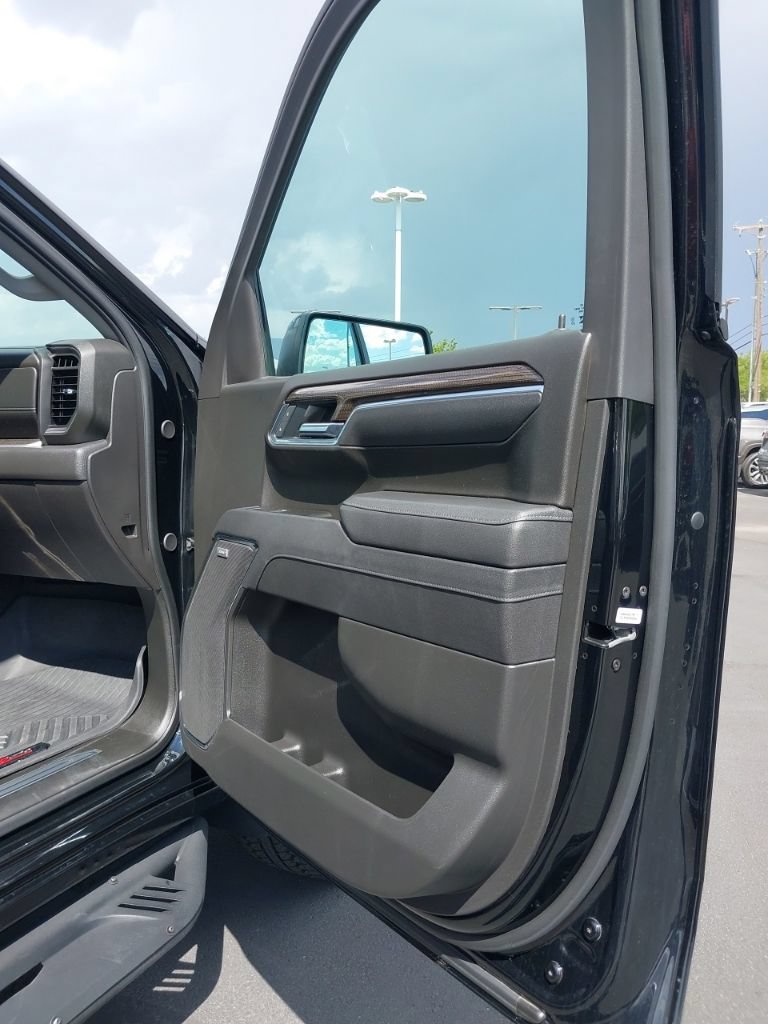 Used 2025 Chevrolet Silverado 1500 LT Trail Boss w/ Convenience Package II AWD/4WD image 13