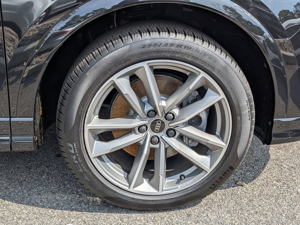Used 2025 Audi Q3 2.0T Premium AWD/4WD image 9